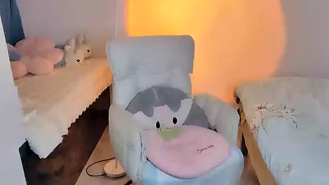 Snapshot of Ailisha66 chatting on 03/19/25, 01:51 Ailisha66 online show from 03/19/25, 01:51