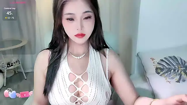 Snapshot of Ailisha66 chatting on 05/16/26, 02:41 Ailisha66 online show from 05/16/26, 02:41