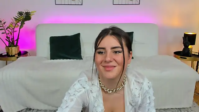 Snapshot of Evelyn___Sweet chatting on 02/26/25, 06:32 Evelyn Sweet online show from 02/26/25, 06:32