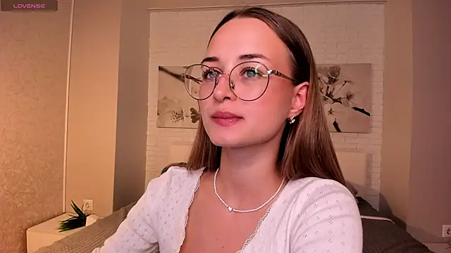 Tiffanyhunt online show from 09/24/25, 01:36