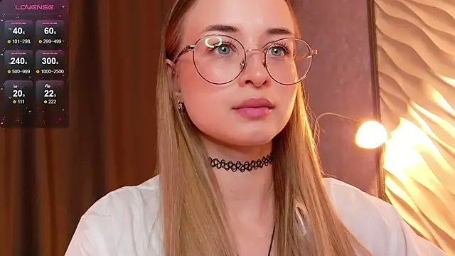 Tiffanyhunt online show from 11/21/25, 01:43