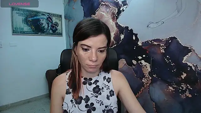 Snapshot of DanaaRey chatting on 09/19/25, 11:33 DanaaRey online show from 09/19/25, 11:33