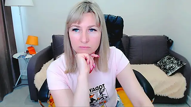Snapshot of Incredible_Ariela chatting on 06/14/26, 09:55 Incredible Ariela online show from 06/14/26, 09:55