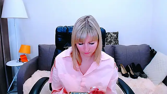 Snapshot of Incredible_Ariela chatting on 06/25/26, 09:14 Incredible Ariela online show from 06/25/26, 09:14