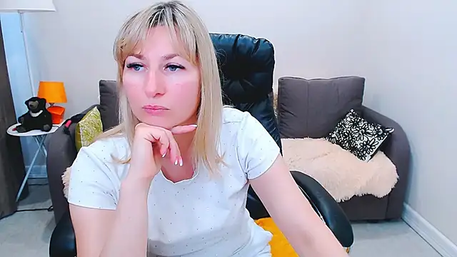 Snapshot of Incredible_Ariela chatting on 08/01/26, 11:42 Incredible Ariela online show from 08/01/26, 11:42