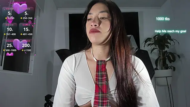 Snapshot of emily_palmeer chatting on 11/21/25, 10:03 emily palmeer online show from 11/21/25, 10:03