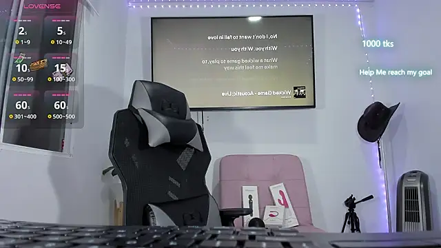 Snapshot of emily_palmeer chatting on 03/05/26, 11:06 emily palmeer online show from 03/05/26, 11:06