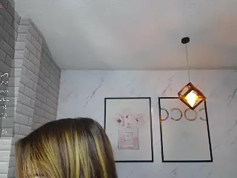 Snapshot of _Charlotte_v chatting on 03/11/25, 02:07 Charlotte v online show from 03/11/25, 02:07