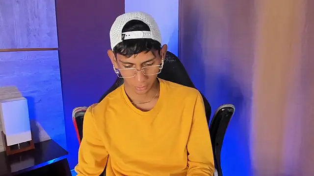 Nick Collins18 online show from 10/22/25, 09:25