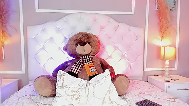 Snapshot of evelyn_evony chatting on 12/12/24, 08:14 evelyn evony online show from 12/12/24, 08:14