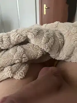 Snapshot of paolone79037 chatting on 04/02/26, 03:31 paolone79037 online show from 04/02/26, 03:31