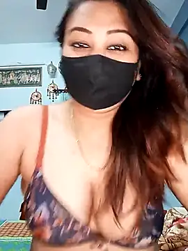 Snapshot of Cute-mona chatting on 02/14/25, 08:15 Cute-mona online show from 02/14/25, 08:15