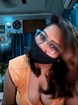 Snapshot of Cute-mona chatting on 11/20/25, 10:48 Cute-mona online show from 11/20/25, 10:48