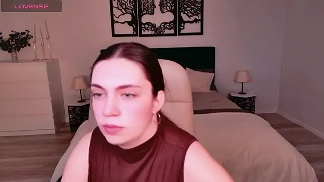 DaniellaLovely online show from 12/16/25, 10:42