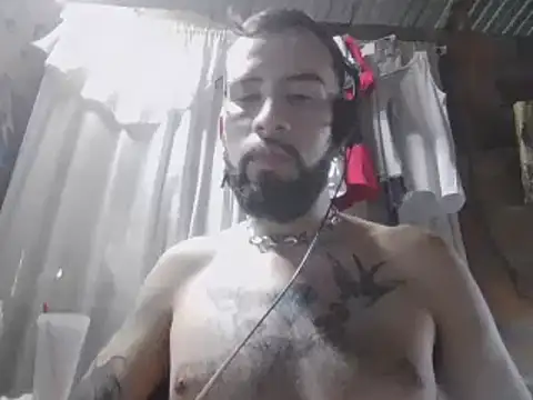 Snapshot of Diilanhott chatting on 10/10/25, 04:28 Diilanhott online show from 10/10/25, 04:28