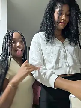 Snapshot of EscorpiLeoncita chatting on 03/08/26, 03:54 EscorpiLeoncita online show from 03/08/26, 03:54