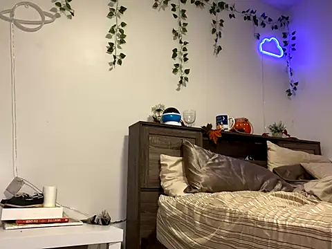 Kittyymaze1 online show from 10/30/25, 01:01