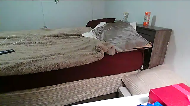 Snapshot of Kittyymaze1 chatting on 12/22/25, 01:19 Kittyymaze1 online show from 12/22/25, 01:19