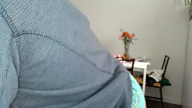 Snapshot of Kittyymaze1 chatting on 02/18/26, 12:56 Kittyymaze1 online show from 02/18/26, 12:56