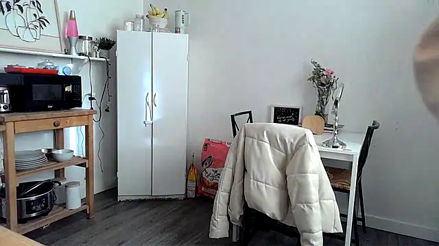 Snapshot of Kittyymaze1 chatting on 02/26/26, 01:10 Kittyymaze1 online show from 02/26/26, 01:10