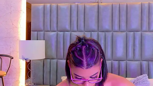 TiaraRosse online show from 04/30/26, 05:41