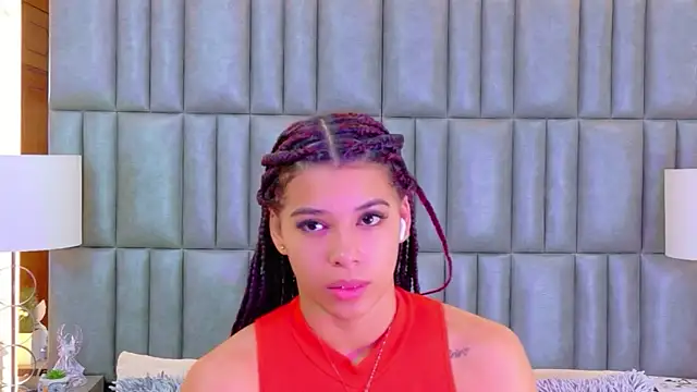 TiaraRosse online show from 06/19/26, 12:09