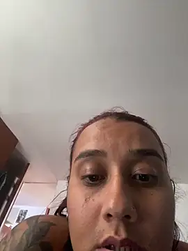 Cafeziitha02 online show from 09/25/25, 03:27