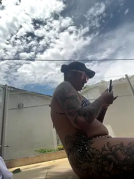 Cafeziitha02 online show from 09/28/25, 05:07