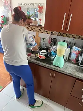 Cafeziitha02 online show from 11/13/25, 04:28