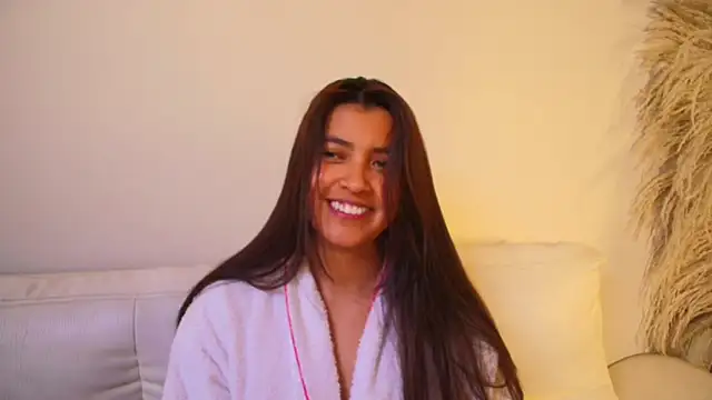 Snapshot of Rebeca_Williams_ chatting on 02/13/25, 03:18 Rebeca Williams online show from 02/13/25, 03:18