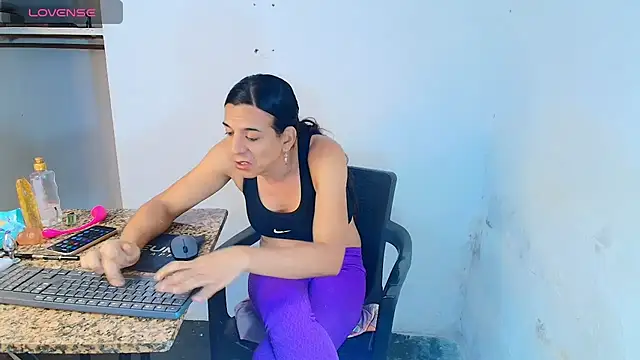 Oh Tique online show from 06/15/26, 06:43