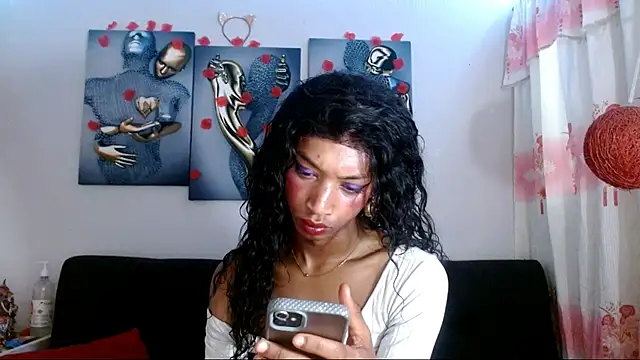 Snapshot of Maidi_ chatting on 02/19/25, 01:50 Maidi online show from 02/19/25, 01:50