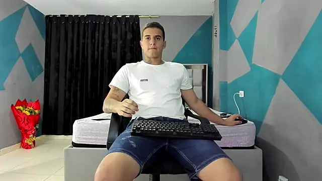 Snapshot of simookeler chatting on 02/28/25, 06:54 simookeler online show from 02/28/25, 06:54