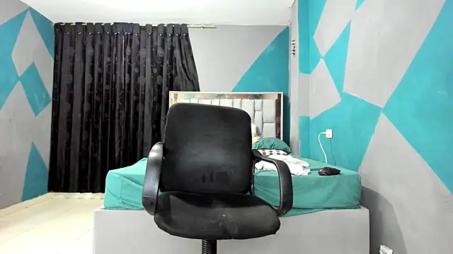 Snapshot of simookeler chatting on 03/07/25, 12:58 simookeler online show from 03/07/25, 12:58