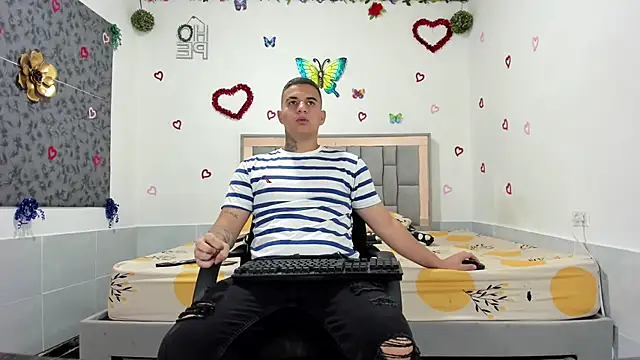 Snapshot of simookeler chatting on 09/09/25, 05:45 simookeler online show from 09/09/25, 05:45