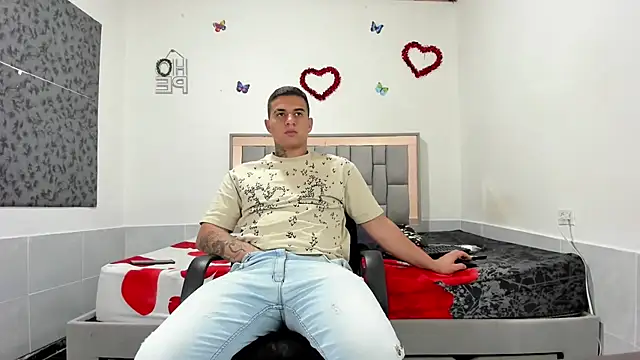 Snapshot of simookeler chatting on 09/27/25, 02:16 simookeler online show from 09/27/25, 02:16