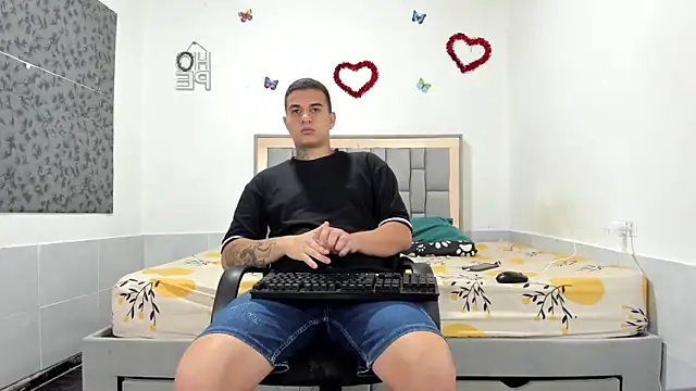 Snapshot of simookeler chatting on 10/21/25, 03:07 simookeler online show from 10/21/25, 03:07