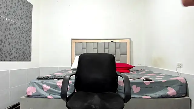 Snapshot of simookeler chatting on 12/05/25, 11:08 simookeler online show from 12/05/25, 11:08