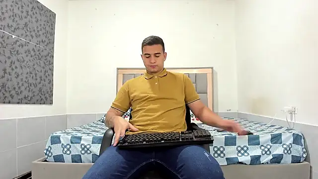 Snapshot of simookeler chatting on 01/19/26, 11:14 simookeler online show from 01/19/26, 11:14