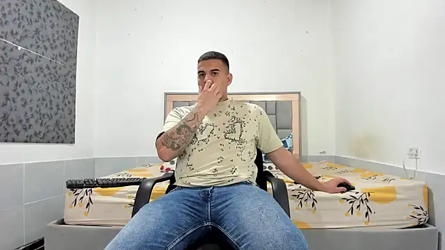 Snapshot of simookeler chatting on 01/31/26, 11:58 simookeler online show from 01/31/26, 11:58