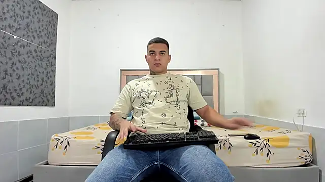 Snapshot of simookeler chatting on 02/01/26, 06:50 simookeler online show from 02/01/26, 06:50