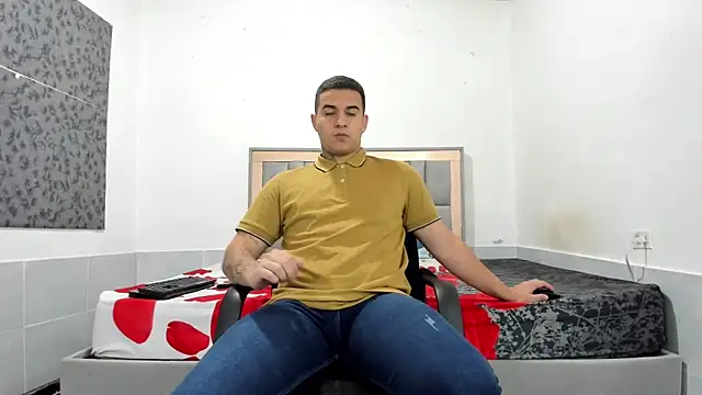 Snapshot of simookeler chatting on 02/08/26, 06:00 simookeler online show from 02/08/26, 06:00