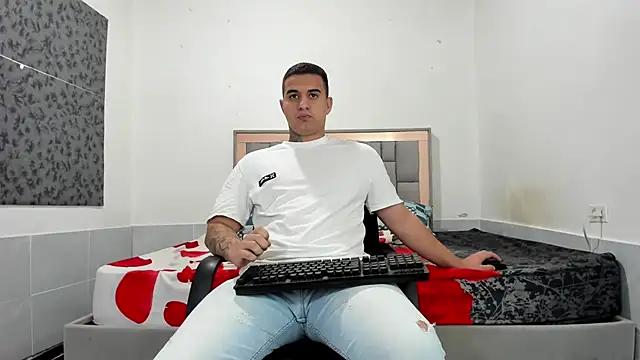 Snapshot of simookeler chatting on 02/19/26, 11:56 simookeler online show from 02/19/26, 11:56