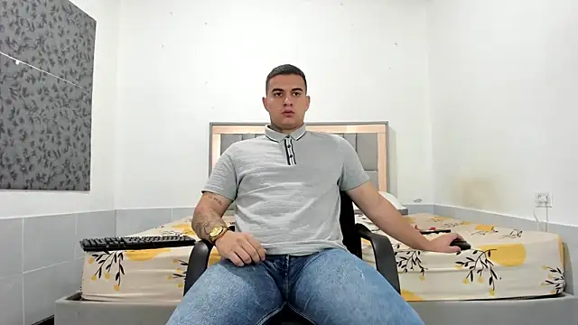 Snapshot of simookeler chatting on 03/11/26, 01:06 simookeler online show from 03/11/26, 01:06