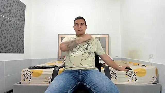 Snapshot of simookeler chatting on 03/15/26, 12:22 simookeler online show from 03/15/26, 12:22