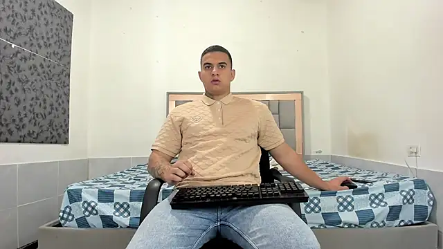 Snapshot of simookeler chatting on 03/18/26, 10:57 simookeler online show from 03/18/26, 10:57