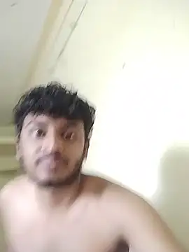 Snapshot of heartless__95 chatting on 10/24/25, 03:47 heartless 95 online show from 10/24/25, 03:47