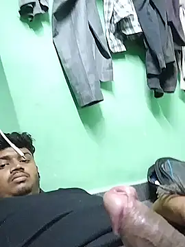 Snapshot of heartless__95 chatting on 02/07/26, 11:30 heartless 95 online show from 02/07/26, 11:30