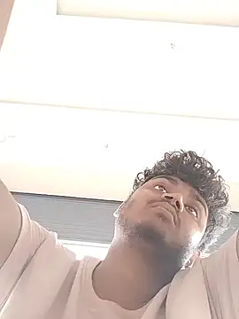 Snapshot of heartless__95 chatting on 03/13/26, 04:52 heartless 95 online show from 03/13/26, 04:52