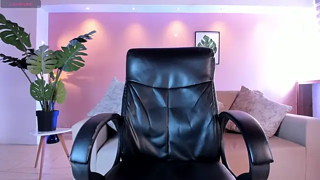 Snapshot of Aaron_Scoot chatting on 01/20/25, 08:07 Aaron Scoot online show from 01/20/25, 08:07